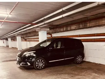 Usata Renault Scénic III 110 CV (80 kW) 2012 Nero Monovolume