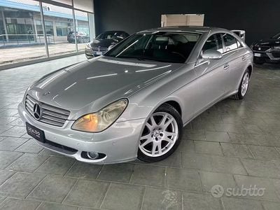 Usata Mercedes CLS320 224 CV (164 kW) 2006 Grigio Coupé