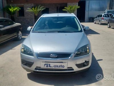 Usata Ford Focus S 110 CV (80 kW) 2006 Grigio Station wagon