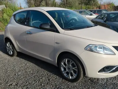 Gebraucht Lancia Ypsilon Gold 95 PS (69 kW) 2015 Beige Kleinwagen