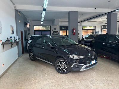 Usata Fiat Tipo Cross 131 CV (96 kW) 2022 Blu Berlina