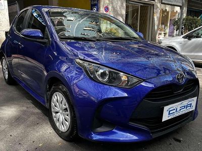 Usata Toyota Yaris Hybrid Active 92 CV (67 kW) 2025 Blu/azzurro Berlina