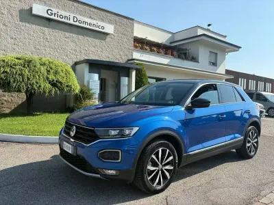 Usata VW T-Roc Style 116 CV (85 kW) 2020 Blu ravenna tetto nero SUV