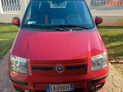 Usata Fiat Panda 69 CV (50 kW) 2010 Rosso Utilitaria