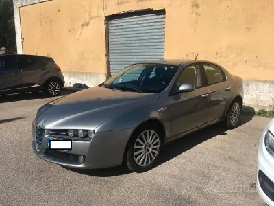 Usata Alfa Romeo 159 Progression 120 CV (88 kW) 2009 Grigio Berlina