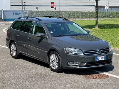 Usata VW Passat Comfortline 105 CV (77 kW) 2011 Grigio Station wagon