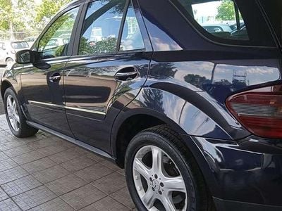 Usata Mercedes ML320 Sport Edition 224 CV (164 kW) 2007 Blu/azzurro SUV
