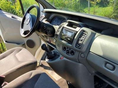 Bianco Usata 2010 Opel Vivaro Monovolume | 6000 €