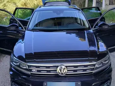 Usata VW Tiguan R-line 150 CV (110 kW) 2019 Nero SUV