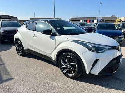 Begagnad Toyota C-HR Style 152 HK (111 kW) 2020 Vit SUV