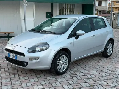 Usata Fiat Punto Easy 70 CV (51 kW) 2012 Grigio Utilitaria