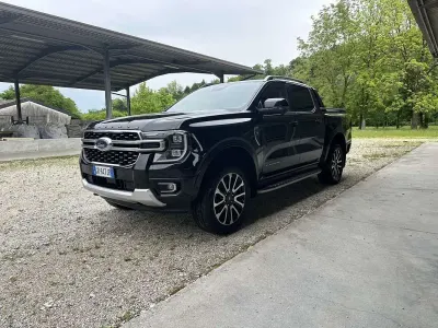 Usata Ford Ranger Platinum 241 CV (177 kW) 2023 Nero Pick-up