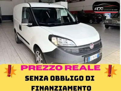 Usata Fiat Doblò Lounge 105 CV (77 kW) 2022 Bianco gelato Monovolume