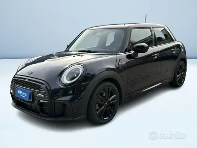 Begagnad Mini Cooper 136 HK (100 kW) 2022 Blå Halvkombi