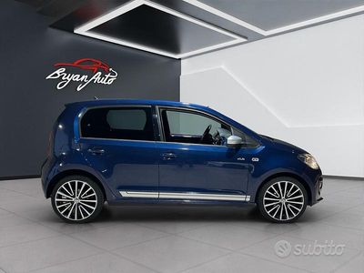 Usata VW up! Move 60 CV (44 kW) 2015 Blu Utilitaria