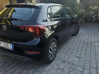 Usata VW Polo Life 80 CV (58 kW) 2023 Nero Utilitaria