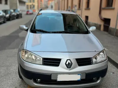 Usata Renault Mégane GrandTour Dynamique 111 CV (81 kW) 2005 Grigio Station wagon