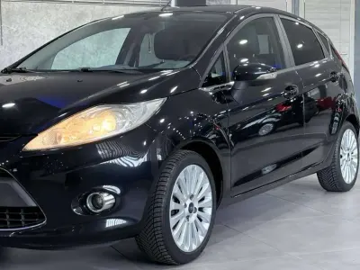 Usata Ford Fiesta 82 CV (60 kW) 2009 Nero Berlina