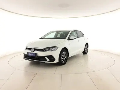 Usata VW Polo Life 95 CV (69 kW) 2023 Pure white Utilitaria