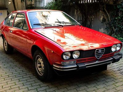 Usata Alfa Romeo Alfetta 109 CV (80 kW) 1977 Rosso Berlina