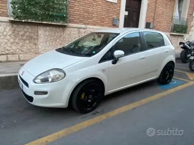 Usata Fiat Punto 75 CV (55 kW) 2011 Bianco Utilitaria