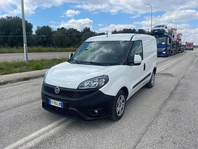 Usata Fiat Doblò Lounge 120 CV (88 kW) 2020 Bianco Monovolume
