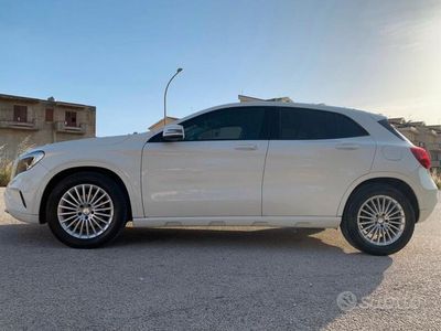 Usata Mercedes GLA200 109 CV (80 kW) 2016 Bianco SUV