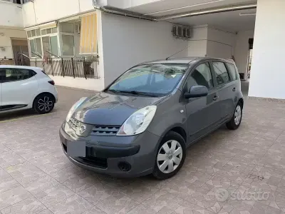 Używany Nissan Note 88 KM (64 kW) 2006 Szary Hatchback