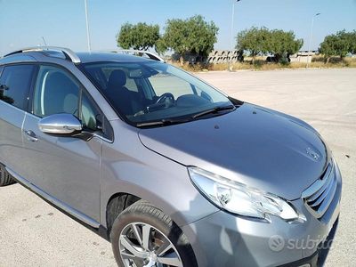 Usata Peugeot 2008 Allure 92 CV (67 kW) 2015 Grigio SUV