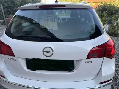 Usata Opel Astra 110 CV (80 kW) 2015 Station wagon