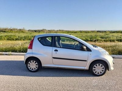 Usata Peugeot 107 68 CV (50 kW) 2006 Grigio Utilitaria