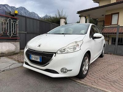 Usata Peugeot 208 Active 82 CV (60 kW) 2013 Bianco Utilitaria