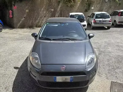 Usata Fiat Punto 77 CV (56 kW) 2013 Grigio Utilitaria