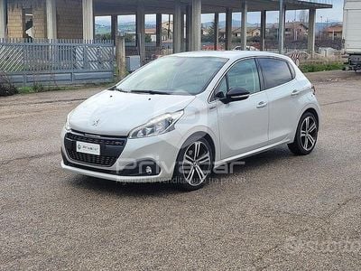 Usata Peugeot 208 GT 102 CV (75 kW) 2019 Bianco Utilitaria