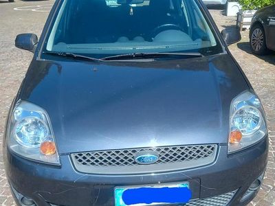 Usata Ford Fiesta 2008 Grigio Utilitaria