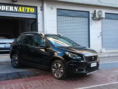 Usata Peugeot 2008 GT-line 99 CV (72 kW) 2017 Nero SUV
