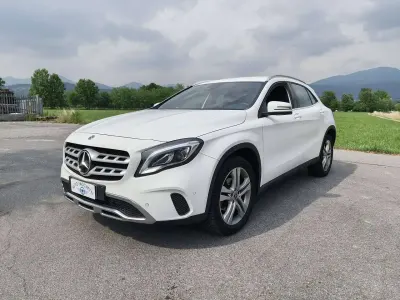 Usata Mercedes GLA200 156 CV (114 kW) 2018 Bianco SUV