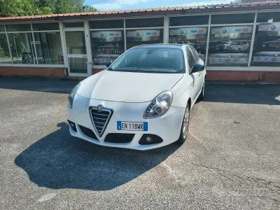 Gebraucht Alfa Romeo Giulietta Exclusive 105 PS (77 kW) 2012 Weiß Kleinwagen