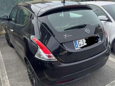 Usata Lancia Ypsilon 69 CV (50 kW) 2022 Nero Utilitaria