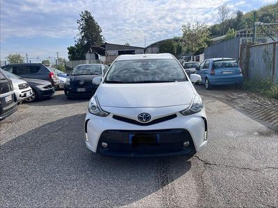 Begagnad Toyota Prius Lounge 99 HK (72 kW) 2020 Vit Halvkombi
