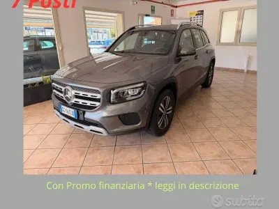 Usata Mercedes GLB180 Business 116 CV (85 kW) 2021 Grigio SUV