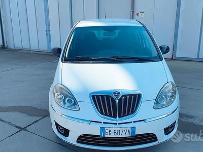 Usata Lancia Musa 90 CV (66 kW) 2011 Bianco Monovolume