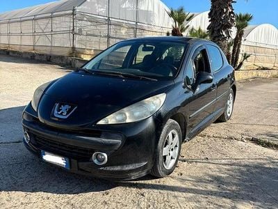 Nero Usata 2007 Peugeot 207 Utilitaria | 2200 € (Buon prezzo)