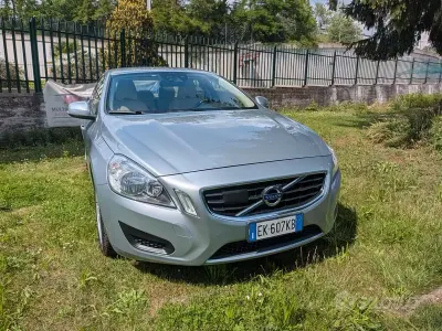 Usata Volvo S60 Momentum 180 CV (132 kW) 2011 Grigio Berlina