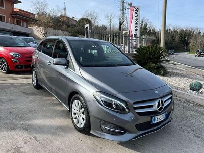Usata Mercedes B180 Premium 109 CV (80 kW) 2015 Grigio Monovolume