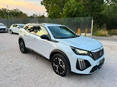 Usata Peugeot 2008 Allure 131 CV (96 kW) 2024 Bianco SUV