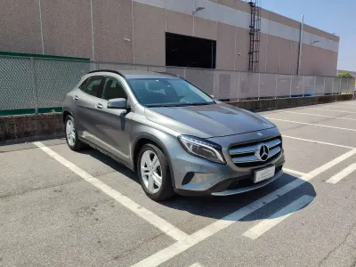 Usata Mercedes GLA200 136 CV (100 kW) 2016 Grigio SUV