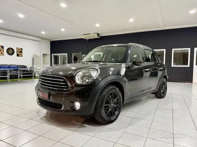 Usata Mini Cooper D Countryman Business 111 CV (81 kW) 2015 Grigio SUV