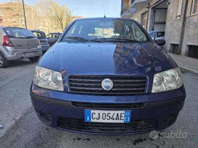 Usata Fiat Punto 60 CV (44 kW) 2004 Blu Utilitaria
