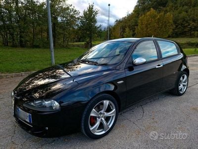 Usata Alfa Romeo 147 150 CV (110 kW) 2007 Nero Utilitaria